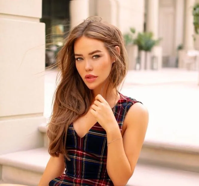 Anna Claire — verified companion photo 1