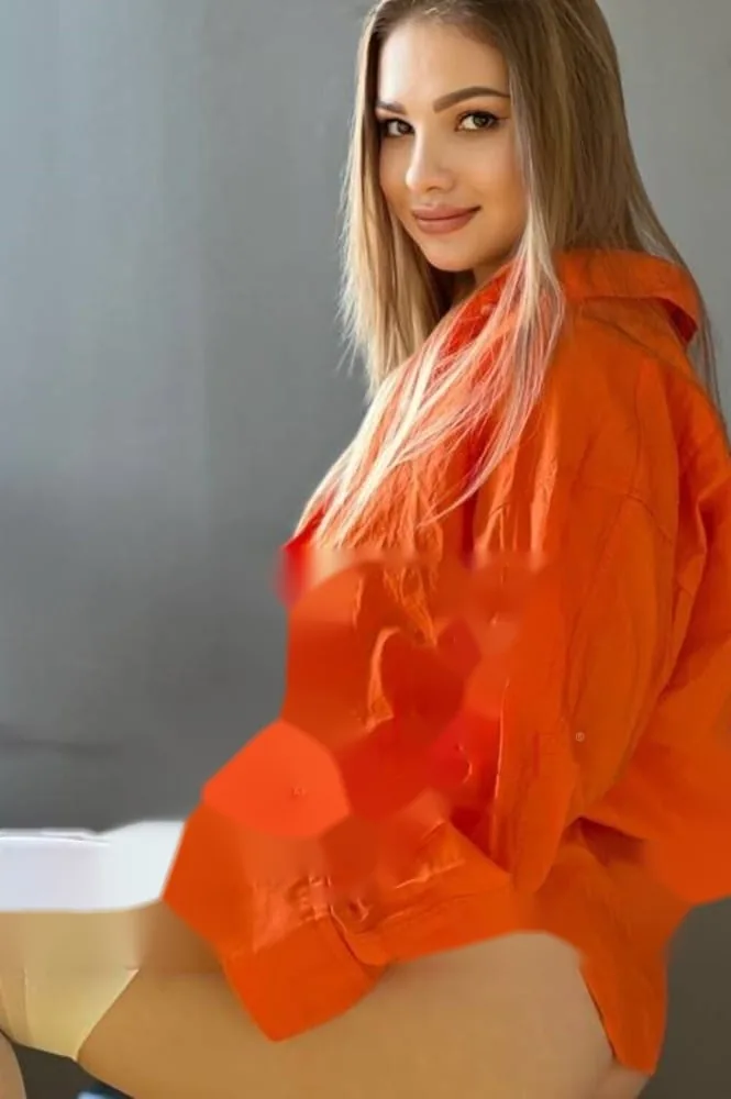 Cira N — verified companion photo 3