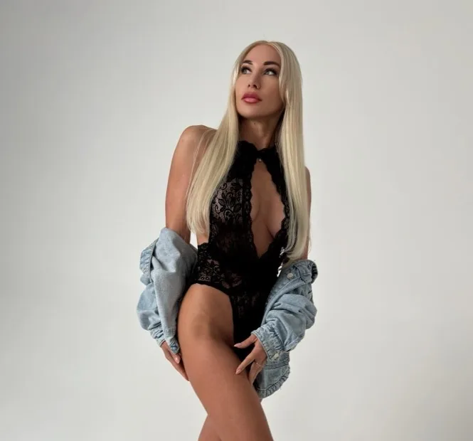 Diana Pink — verified companion photo 4