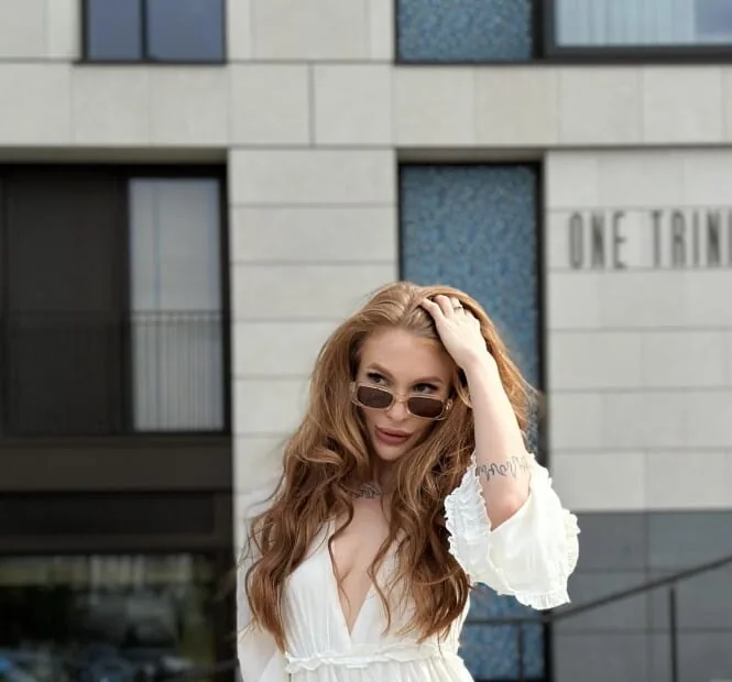 Emily Willis — verified companion photo 8
